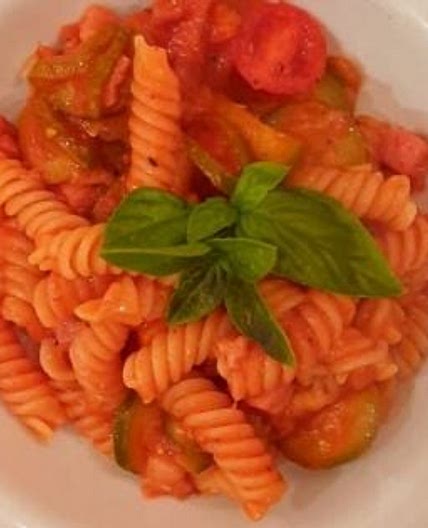 Italian Pasta With Zucchini, Bacon & Tomato
