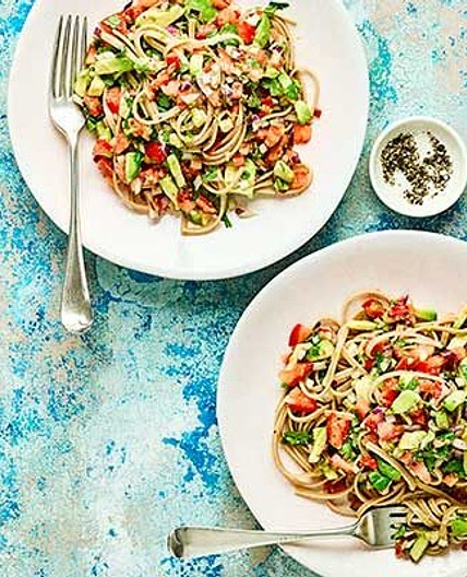 Linguine with avocado, tomato & lime