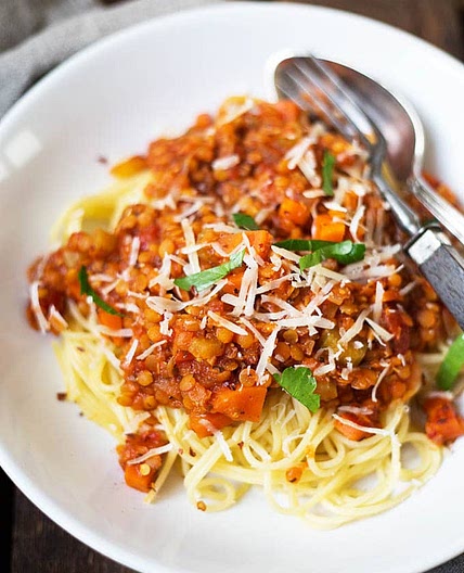20-Minuten Rote Linsen-Bolognese