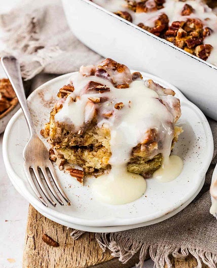 Easy Cinnamon Roll Casserole