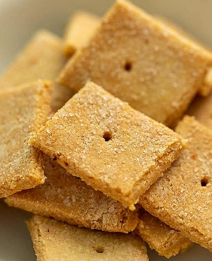 Crunchy Keto Crackers Recipe - 1 net carb for 10 crackers!