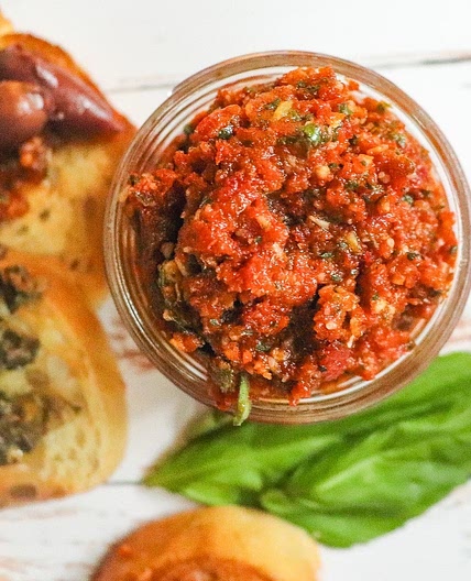 Sun-dried tomato pesto (pesto rosso