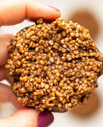 5-Minute Crunchy Chocolate Quinoa Crisps