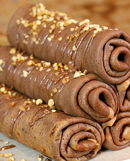 Crepes au nutella roulées et garnies