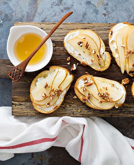 Toast aux poires et à la fourme d'ambert rapide