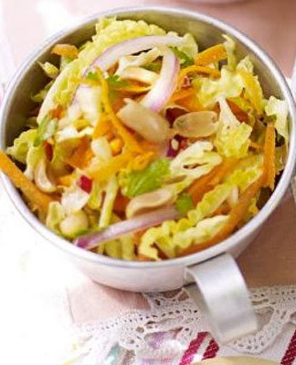 Chilli & peanut slaw