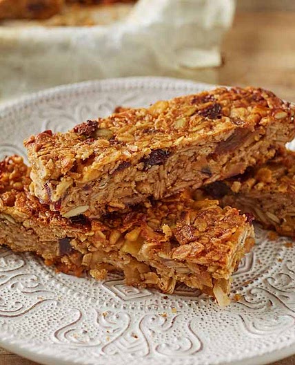 Chewy Cinnamon Apple Bars