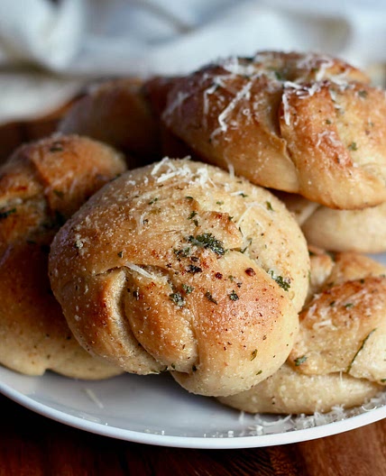 Sourdough Discard Garlic Knots