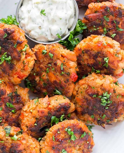 Salmon Cakes Recipe (Salmon Patties)