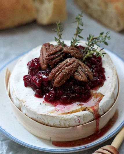 Easy Cranberry Baked Brie with Thyme