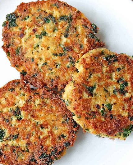 Easy Salmon Cakes (Pan-Fried or Baked)