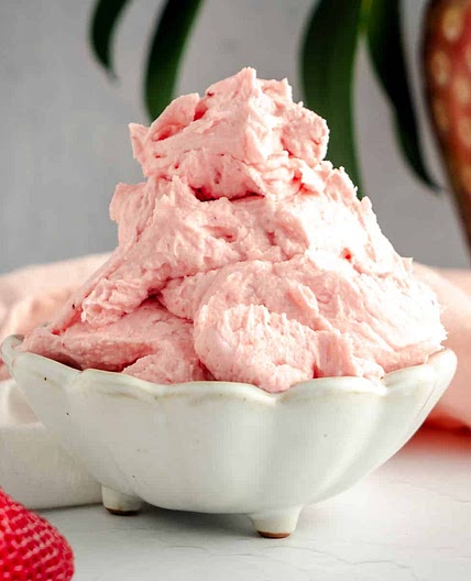 Easy Strawberry Coconut Oil Frosting