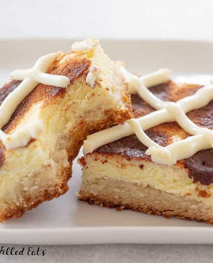 Cinnamon Roll Cheesecake Bars