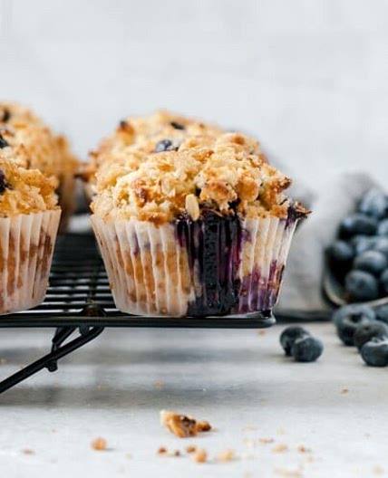 Buttermilk blueberry muffins with streusel topping