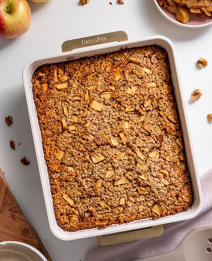 Apple Pie Baked Oats (with Vegan Protein Icing)