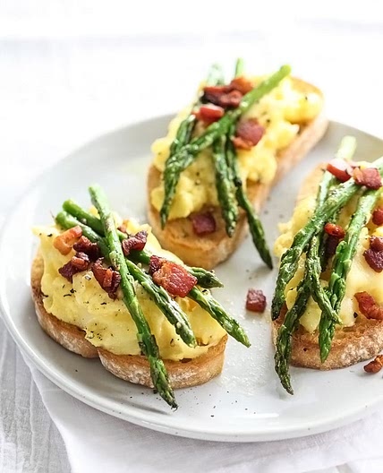 Scrambled Egg and Roasted Asparagus Toasts