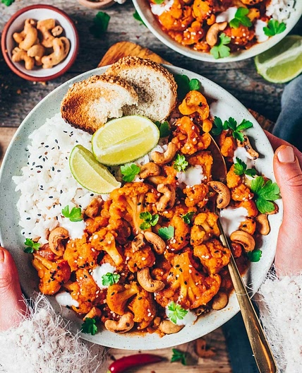 Blumenkohl Tikka Masala Curry (einfach & vegan)