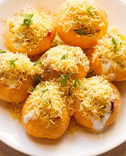 Dahi Puri Recipe (Dahi Batata Puri)