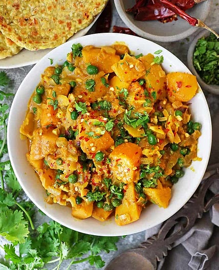 Butternut Squash Curry with Chiltepin Peppers