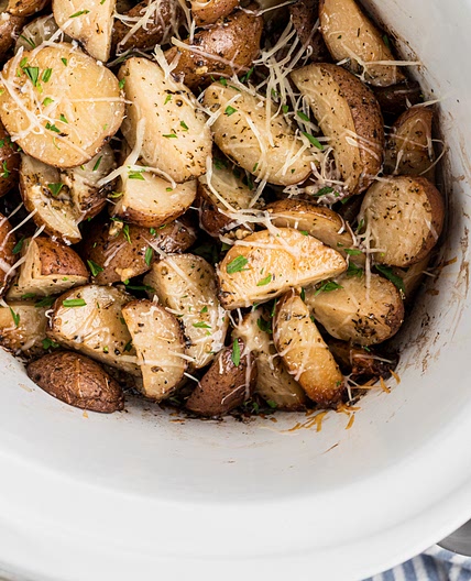 Slow Cooker Garlic Parmesan Potatoes