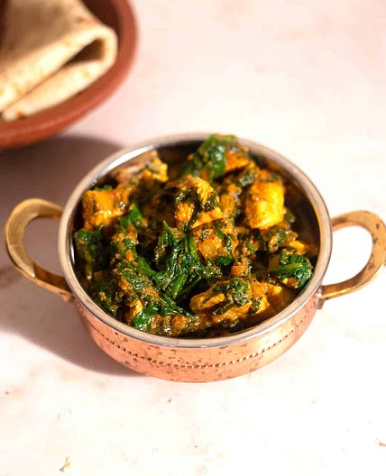 Palak Chicken - Indian Chicken Spinach Curry