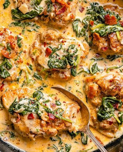 Garlic Butter Chicken with Spinach and Bacon