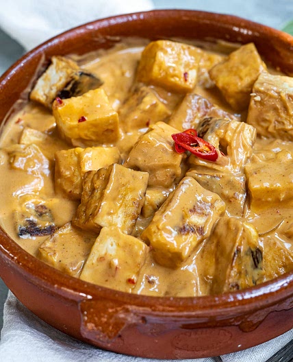 Tofu with Spicy Peanut Sauce