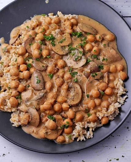 Creamy Chickpea and Mushroom Vegan Stroganoff