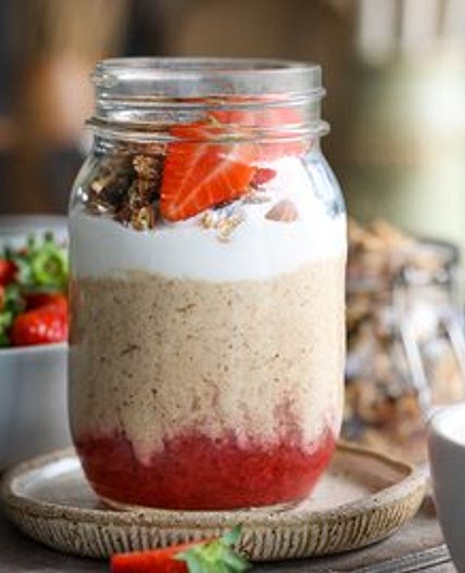 Strawberry Cheesecake Overnight Oats