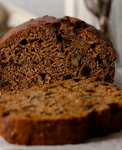 Date and Walnut Loaf Cake