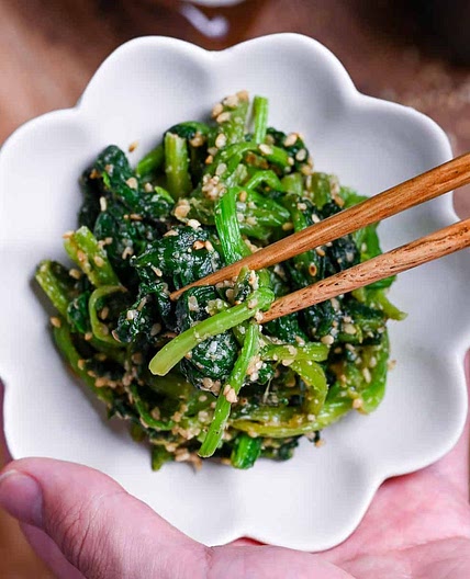 Goma-ae Salad (Japanese Spinach Salad with Sesame Sauce)