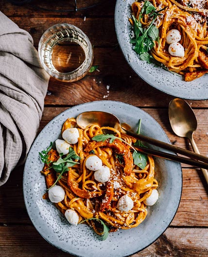 Pasta mit Ofenkürbis-Paprika-Sauce