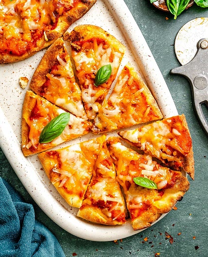 Easy Naan Pizza (Crispy Bottom!)