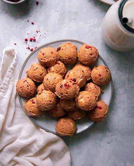 White Chocolate Fat Bombs (No Bake!)