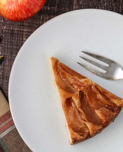 Swedish Apple Cake (Äppelkaka)