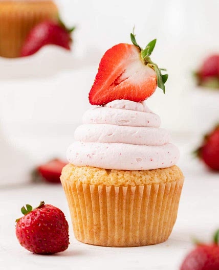 Strawberries and Cream Cupcakes