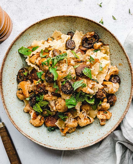 Einfache Blumenkohl-Champignonpfanne mit Mafaldine