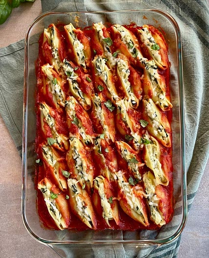 Vegan Stuffed Shells with Spinach and Zucchini