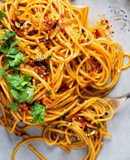 Chilli Crisp Garlic Butter Spaghetti | Marion's Kitchen