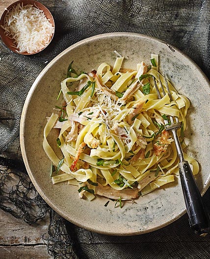 Chicken tagliatelle with lemon and tarragon