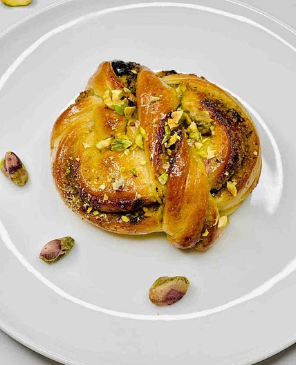 Pistachio Babka Buns