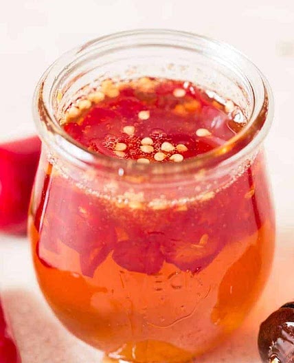 2 Ingredients Hot Honey Recipe (Infused Hot Pepper Honey)