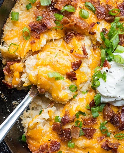 Loaded Bacon Cheddar Cauliflower Casserole (keto + low carb)