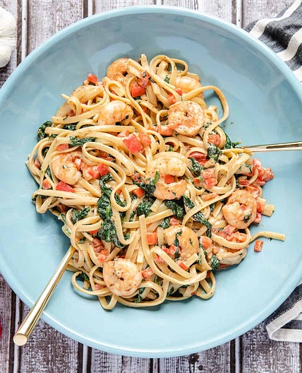The Best Creamy Shrimp, Spinach, and Red Pepper Pasta