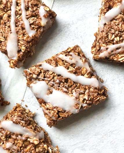 Cinnamon Roll Granola Bars