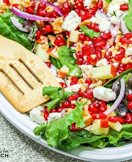 Pomegranate and Apple Green Christmas Salad Recipe