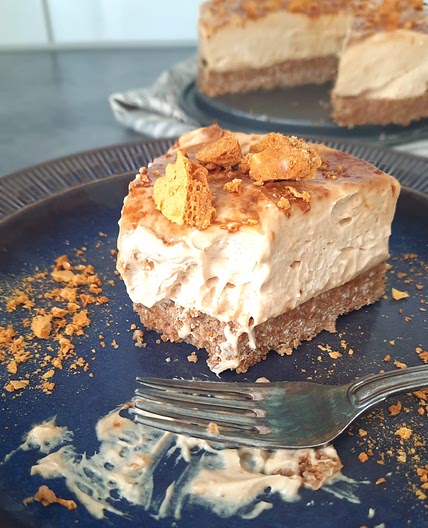 Honeycomb & White Chocolate No-Bake Cheesecake