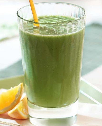 Green Smoothie with Orange, Mango and Apple