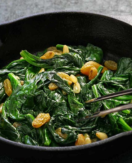 Catalan Spinach (Espinacas a la Catalana)