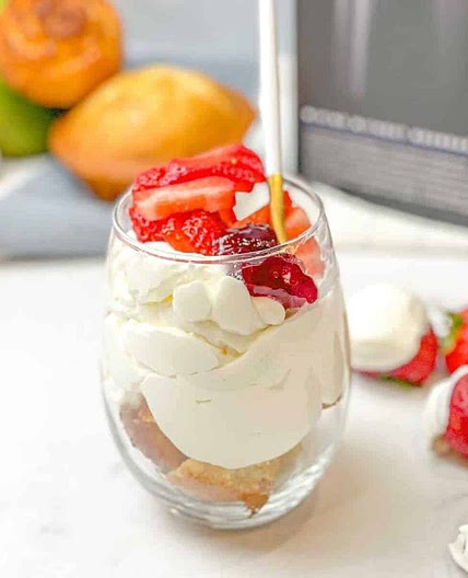 2 Ingredient Caramel Macchiato Whipped Cream